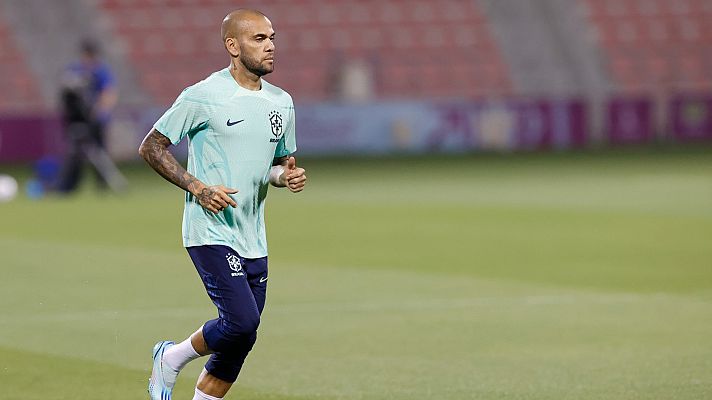 Telediario 1 - El entorno de Dani Alves estudia cambiar de abogado y recurrir su entrada en prisión