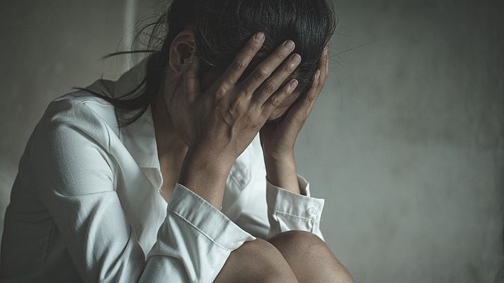 Telediario 1 - Estigma y exposición pública: miedos de la víctima que denuncia por agresión sexual a un personaje famoso