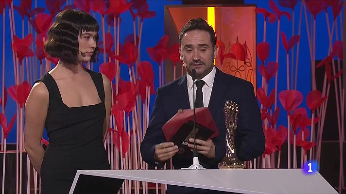 Telediario 1 - 'Alcarràs', 'Pacifiction' y 'Un año, una noche' triunfan en los Premios Gaudí