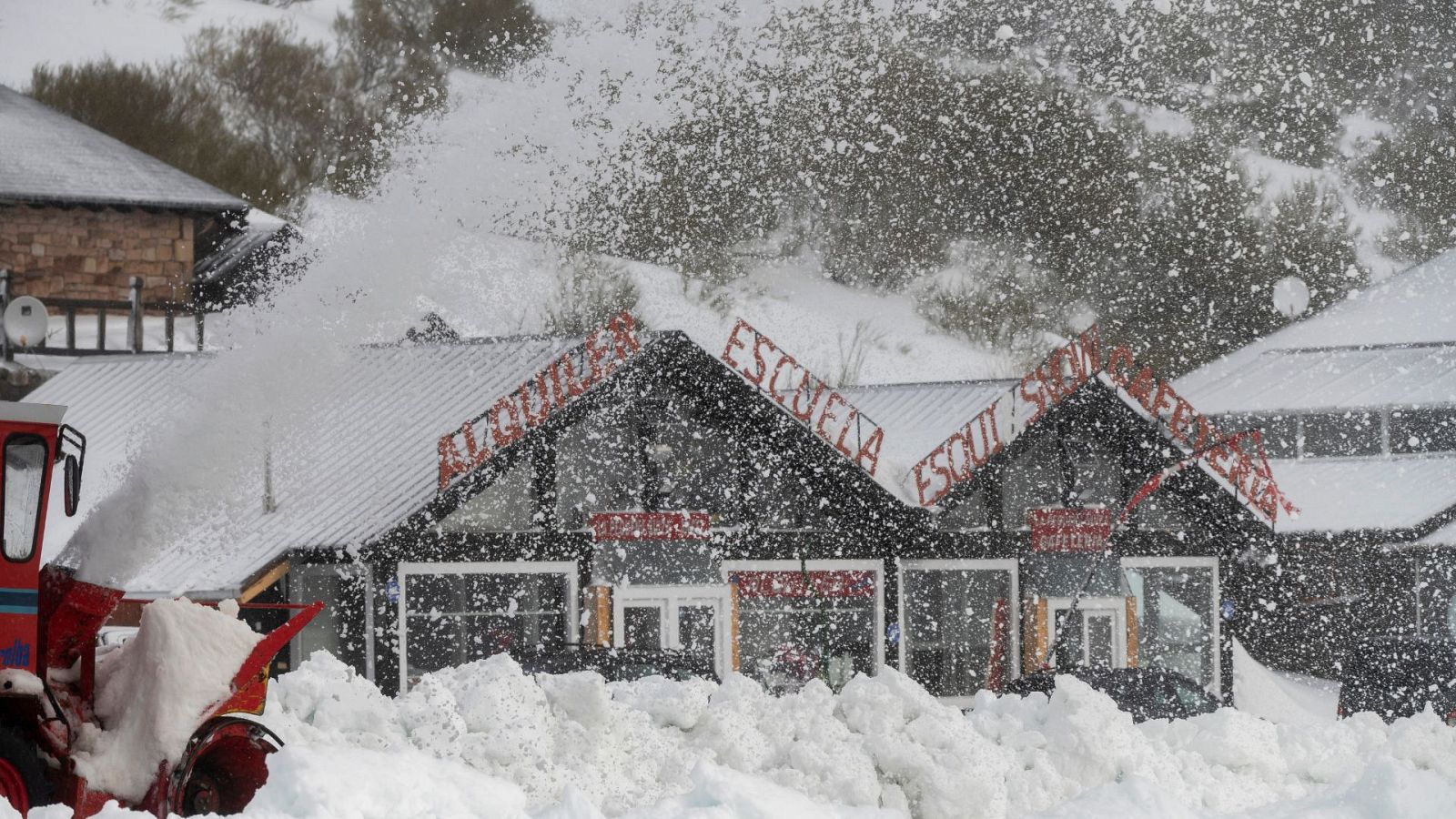 El tiempo en Asturias: Frío en el inicio de un puente festivo para el que  se espera lluvia y poca nieve