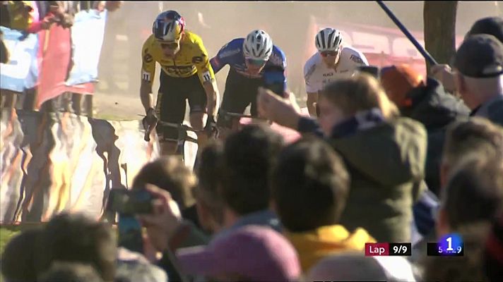 L'informatiu - Comunitat Valenciana - Benidorm acull la tretzena prova del circuit de la Copa del Món de ciclocròs