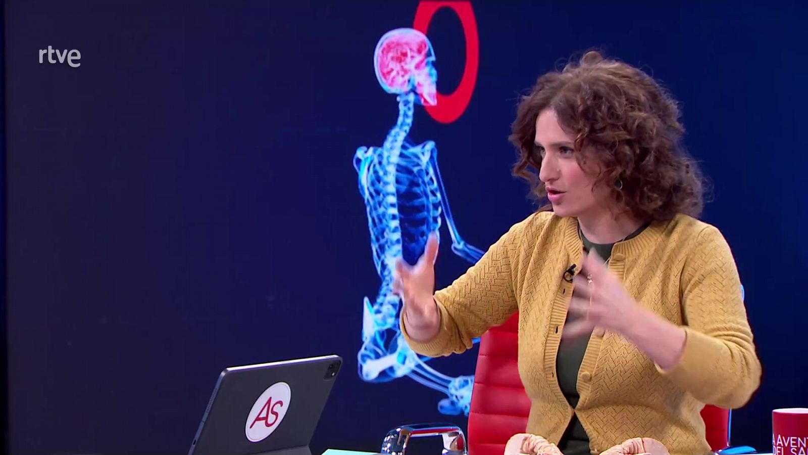 Nazareth Castellanos habla sobre cómo el organismo esculpe el cerebro, como el corazón o el intestino influyen en la mente.