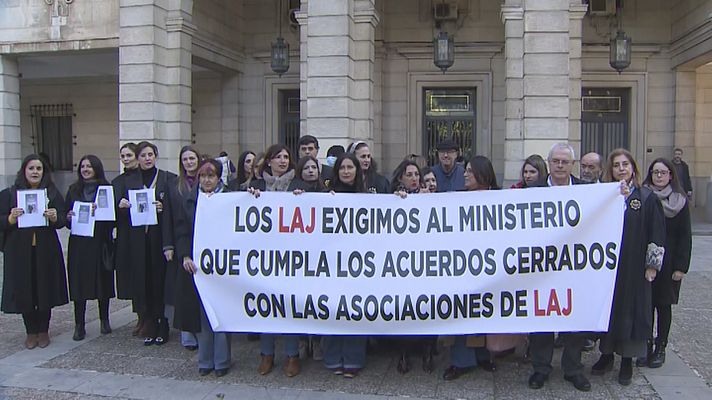 Noticias Andalucía - Paros indefinidos de letrados judiciales