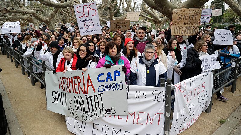 Primera jornada de huelga de médicos y docentes en Cataluña