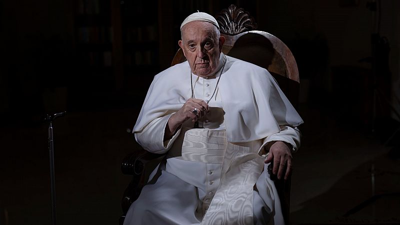 El papa se muestra partidario de abolir las leyes que penalizan la homosexualidad: "No es un delito"
