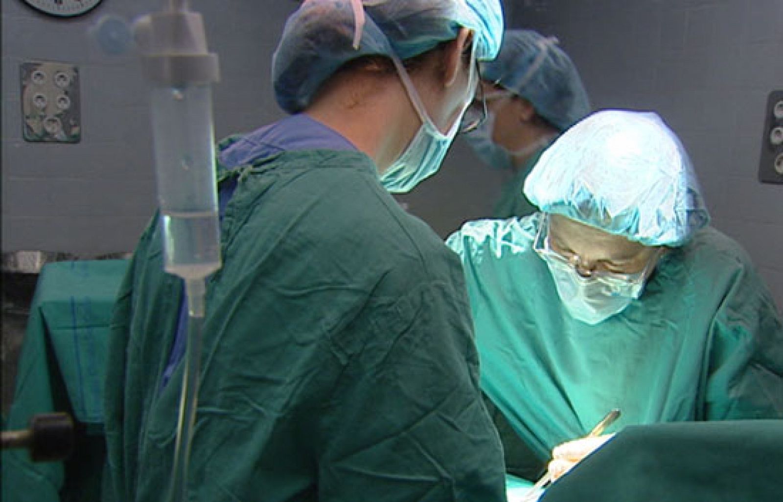 30 horas ha durado el trasplante de cara que han realizado en el Hospital Virgen del Rocío de Sevilla