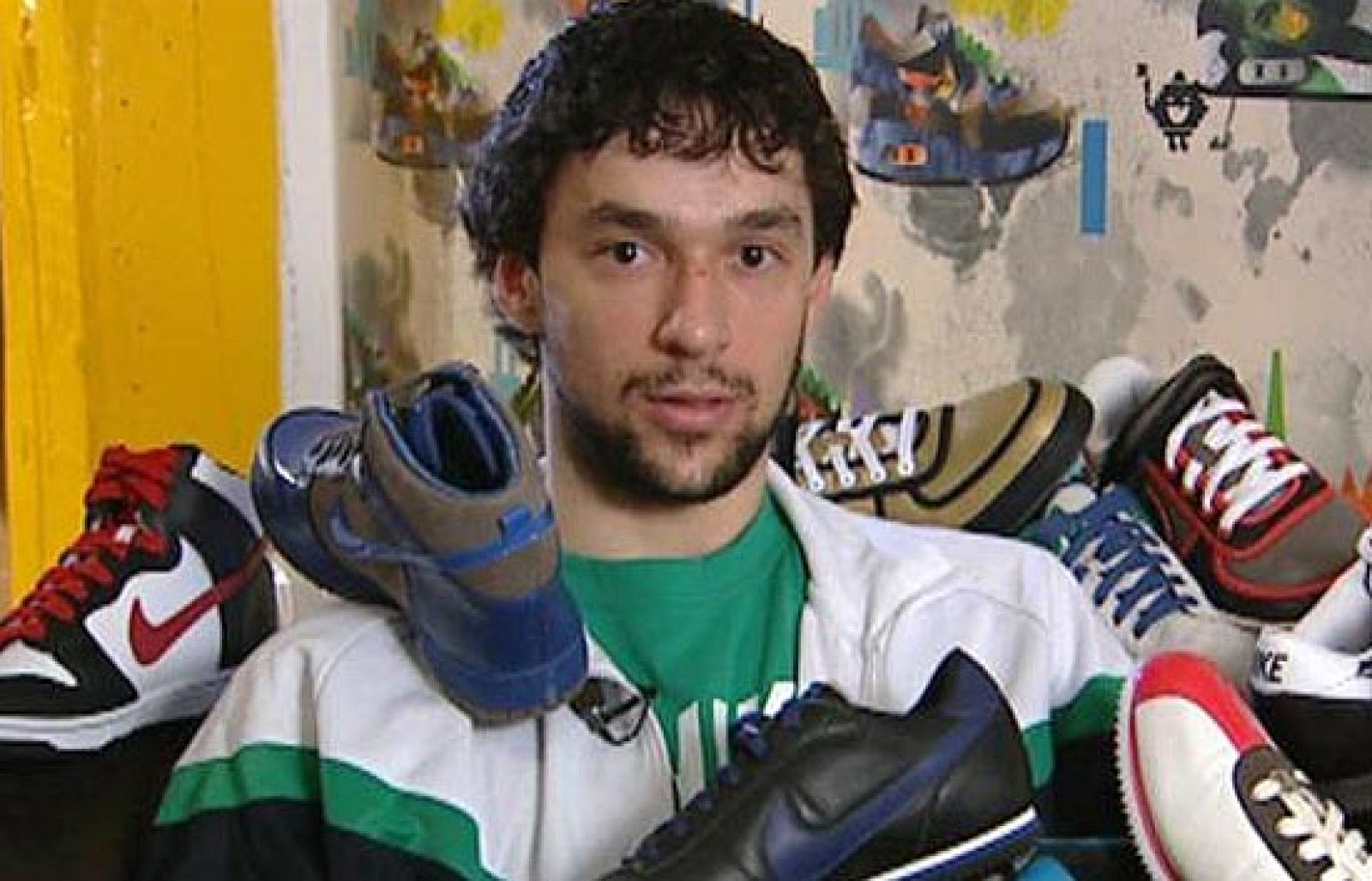 El escolta del Real Madrid, Sergio Llull, todo un apasionado de las zapatillas deportivas, ha asegurado que cualquier partido del 'Top 16' de la Euroliga es complicado, en el previo de su estreno ante el Efes Pilsen turco.