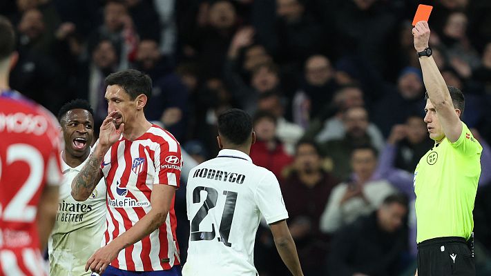  - Las dos amarillas a Savic en dos minutos que provocaron su expulsión