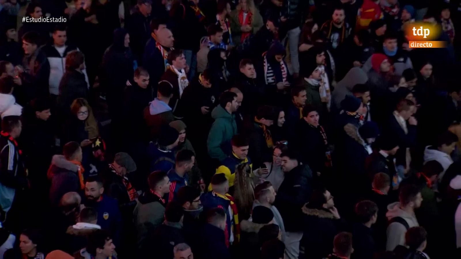 Copa del Rey | La afición del Valencia estalla contra la directiva y los jugadores 