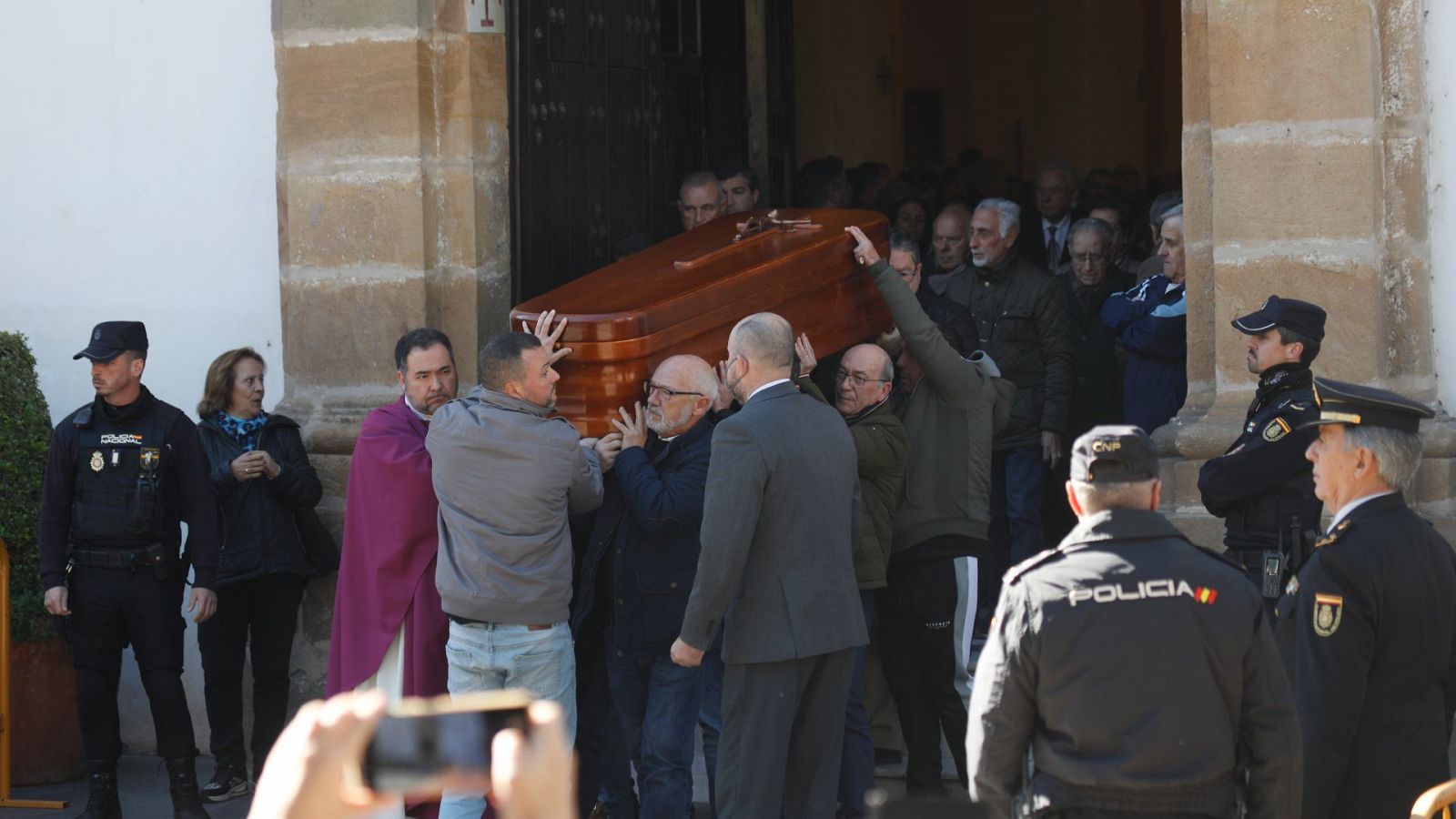 Los vecinos de Algeciras despediden del sacristán asesinado