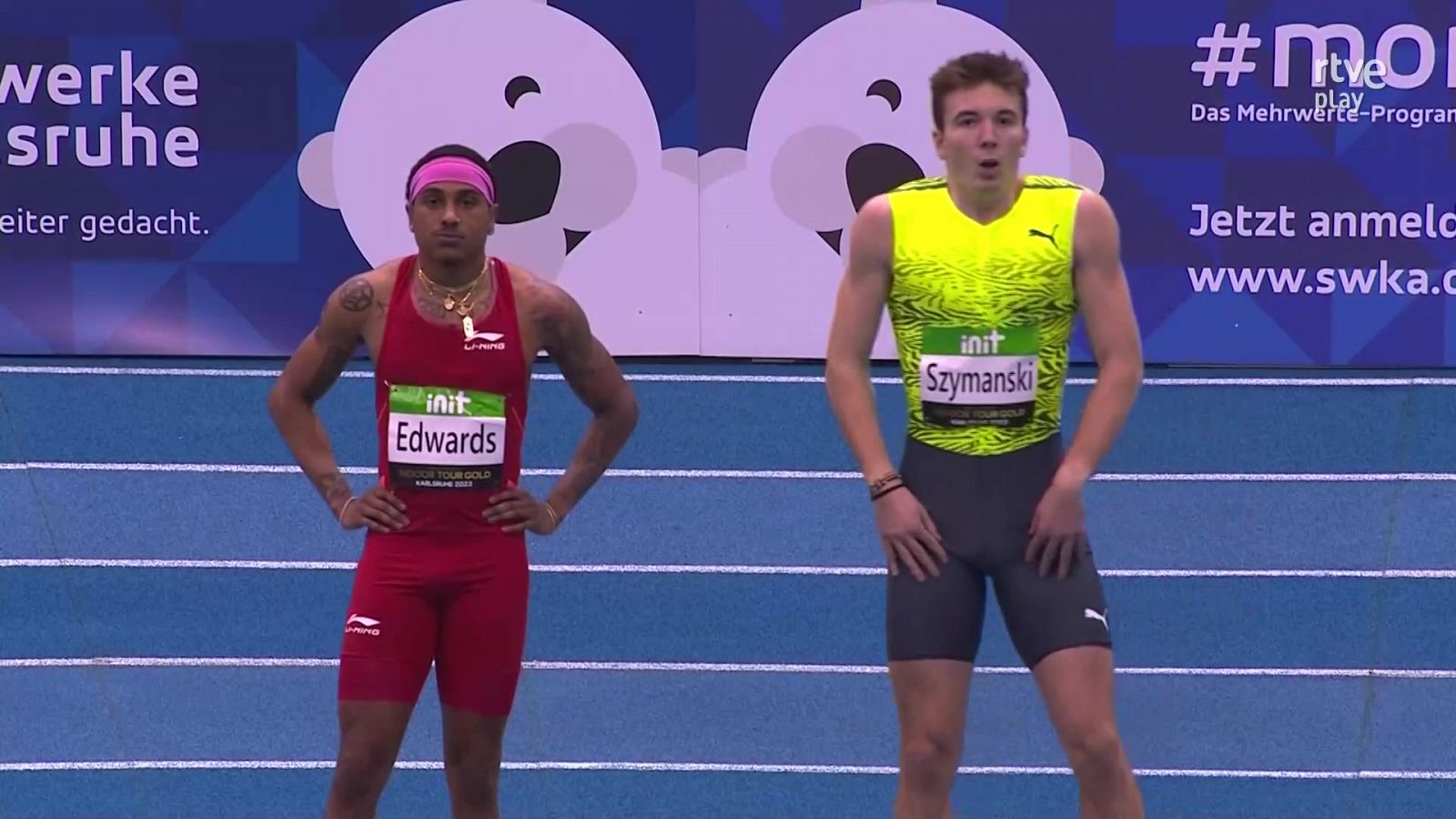 Asier Martínez y Kike Llopis empatan en un carrera de 60m vallas que ilusiona al atletismo español