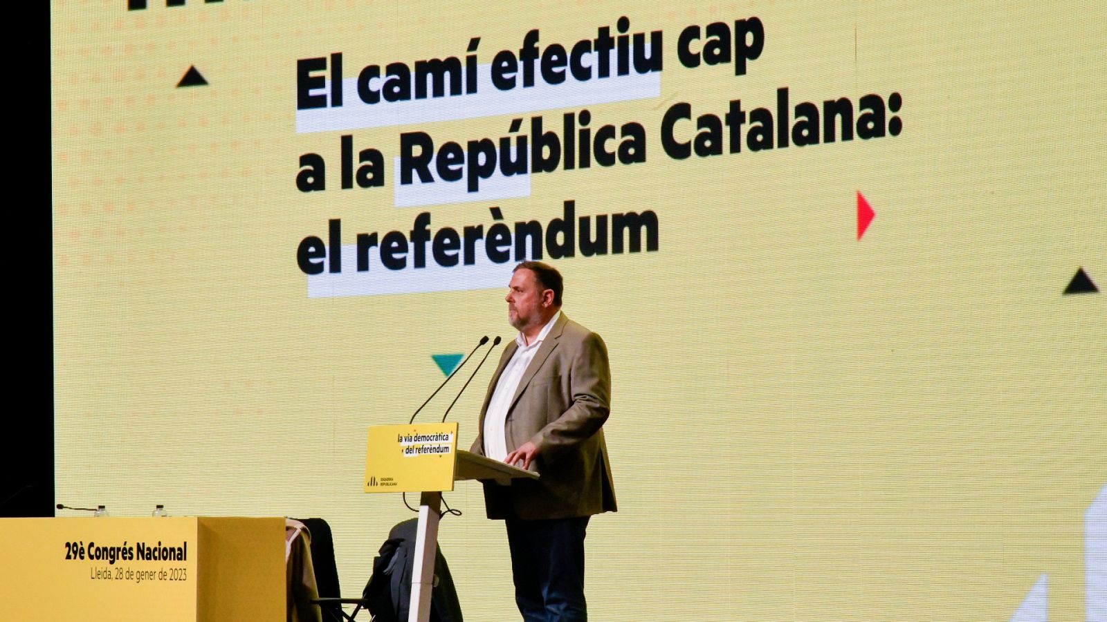 Las bases de ERC avalan un referéndum "pactado"