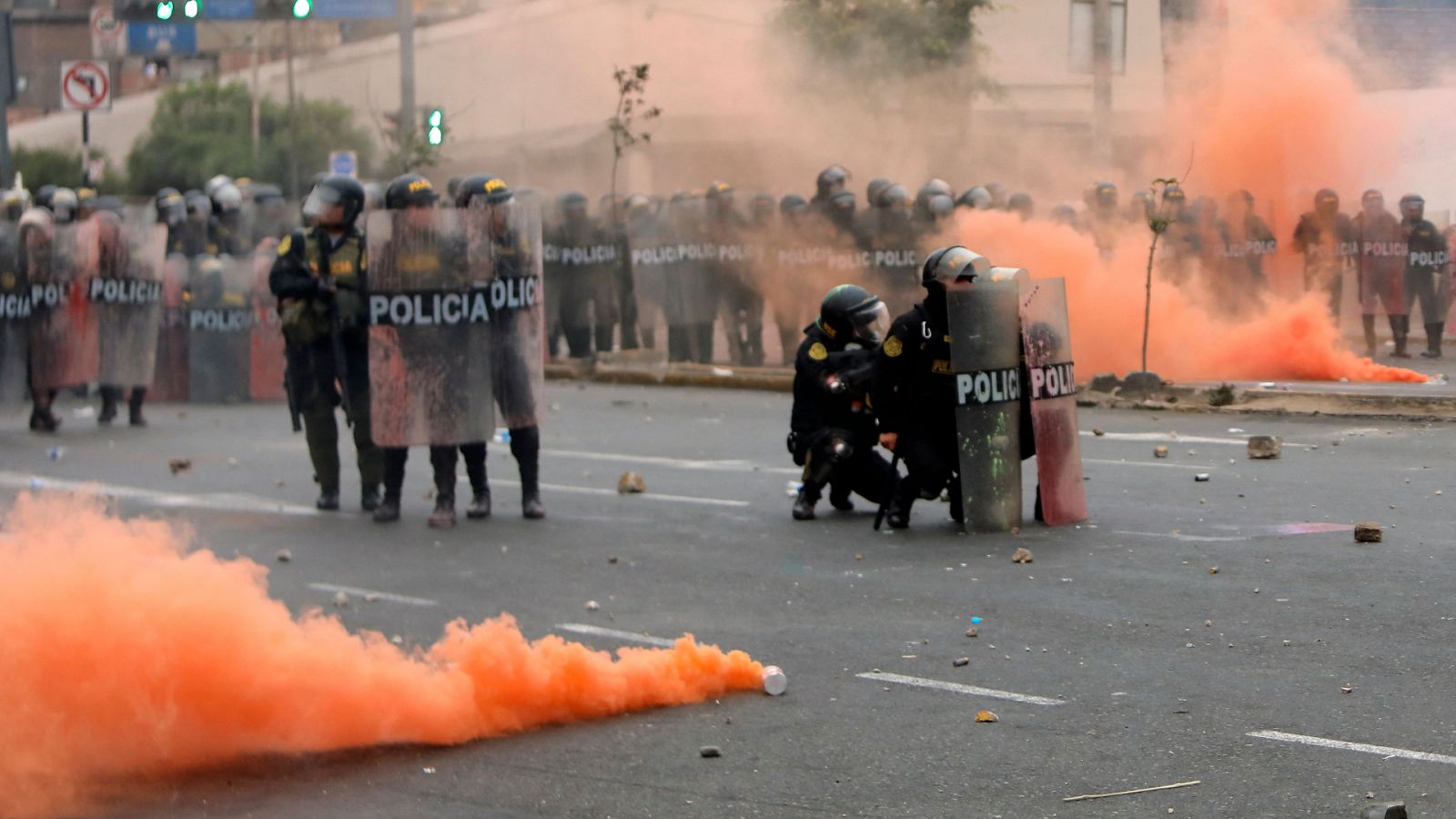 Aumentan a 65 los muertos en las protestas de Perú