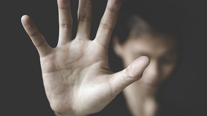 Telediario 1 - Una joven, agredida por su pareja en un directo de TikTok