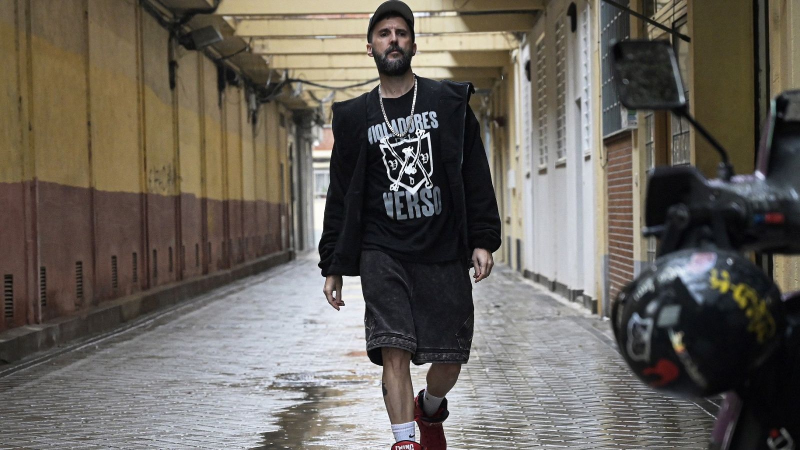 'Matusalén', Julián López interpreta a un rapero cuarentón que se inscribe en la universidad | Ver