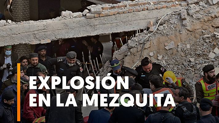 Modo Digital - Pakistán: Terrorista suicida mata a más de 50 personas durante la oración del mediodía