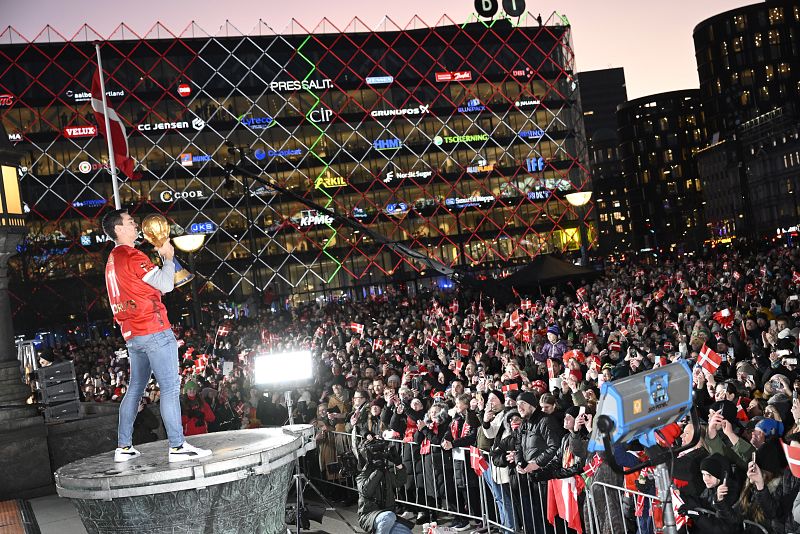 Multitudinario recibimiento a Dinamarca tras conquistar el oro mundial