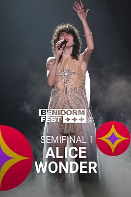 Alice Wonder canta "Yo quisiera" en la primera semifinal