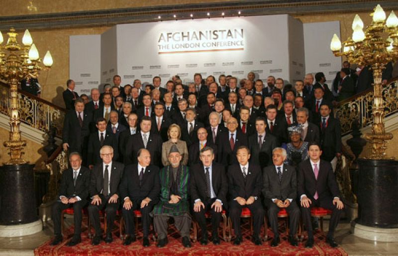  En la Conferencia de Londres sobre Afganistán, la comunidad internacional tendrá que redefinir su presencia en el país asiático. El papel de los talibanes en el futuro gobierno o la transición de la seguridad a las fuerzas afganas 