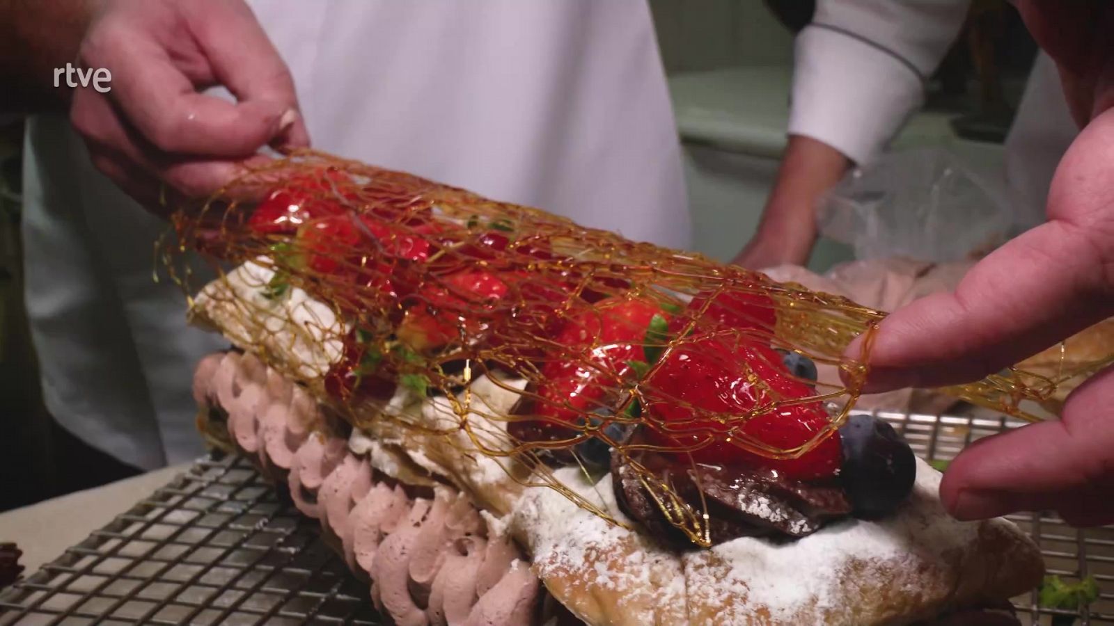 El postre de chocolate que cautiva a María Zurita: la falúa - Ahora o nunca | Ver