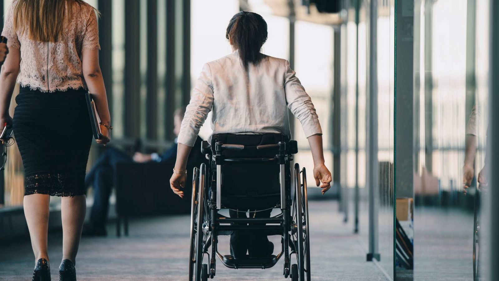 La contratación de personas con discapacidad crece un 8%