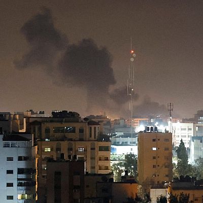 Telediario 1 - Israel bombardea Gaza en respuesta al lanzamiento de misiles desde la franja