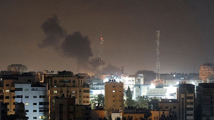 Telediario 1 - Israel bombardea Gaza en respuesta al lanzamiento de misiles desde la franja