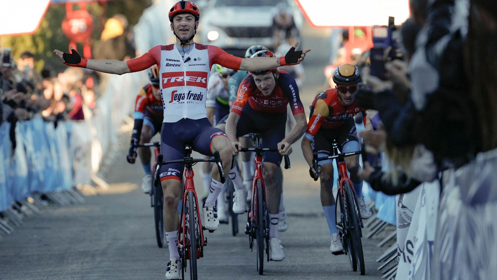 Volta a la C. Valenciana | Ciccone gana en el Alto de Pinos - ver ahora