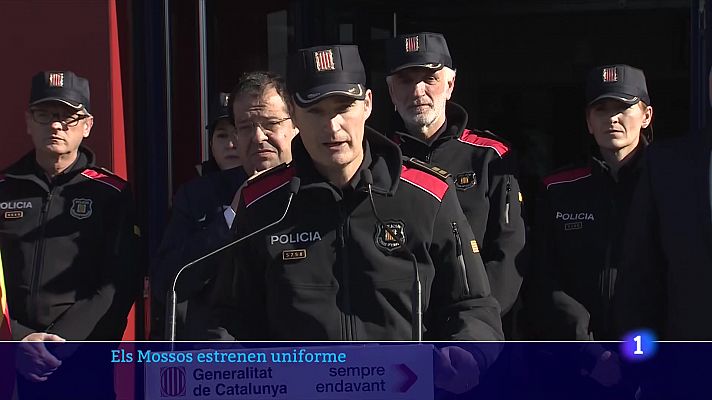 L'Informatiu - Els Mossos d'Esquadra renoven el seu uniforme