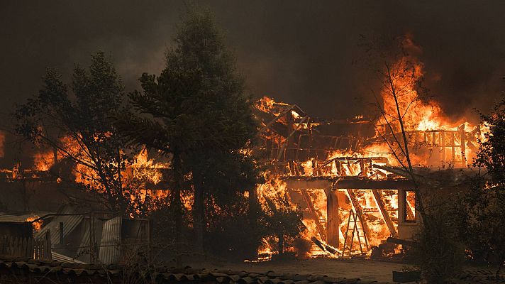 Devastadora ola de incendios en el centro y sur de Chile