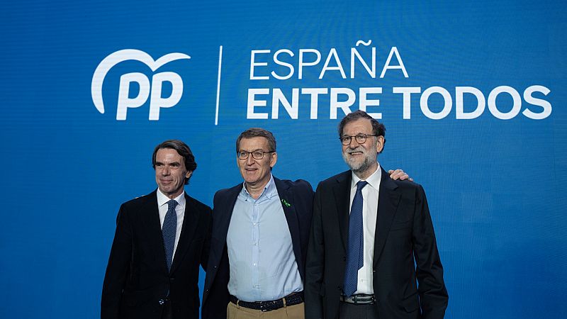 Aznar y Rajoy arropan a Feijóo en Valencia