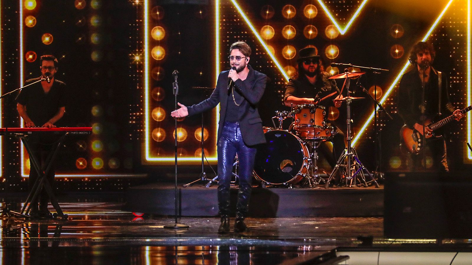 Benidorm Fest 2023: Manuel Carrasco canta "Eres" en la final