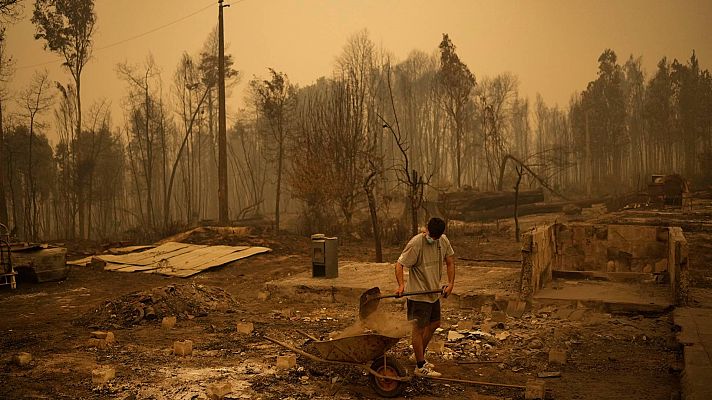 Telediario Fin de Semana - Cientos de personas pierden sus casas en los más de 200 incendios que asolan el centro de Chile