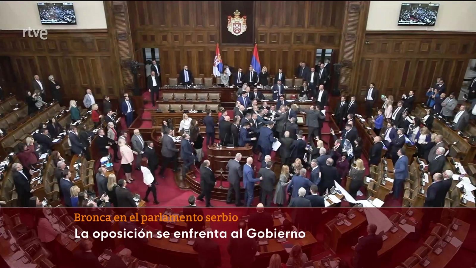 Parlamento - Otros parlamentos - Bronca en el Parlamento serbio - 04/02/2023