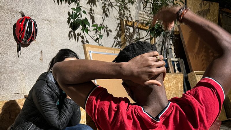 MSF atiende a menores no acompañados en Marsella, Francia