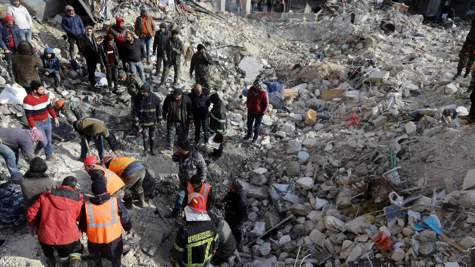 Más de 8.000 personas rescatadas con vida entre los escombros tras el terremoto en Turquía