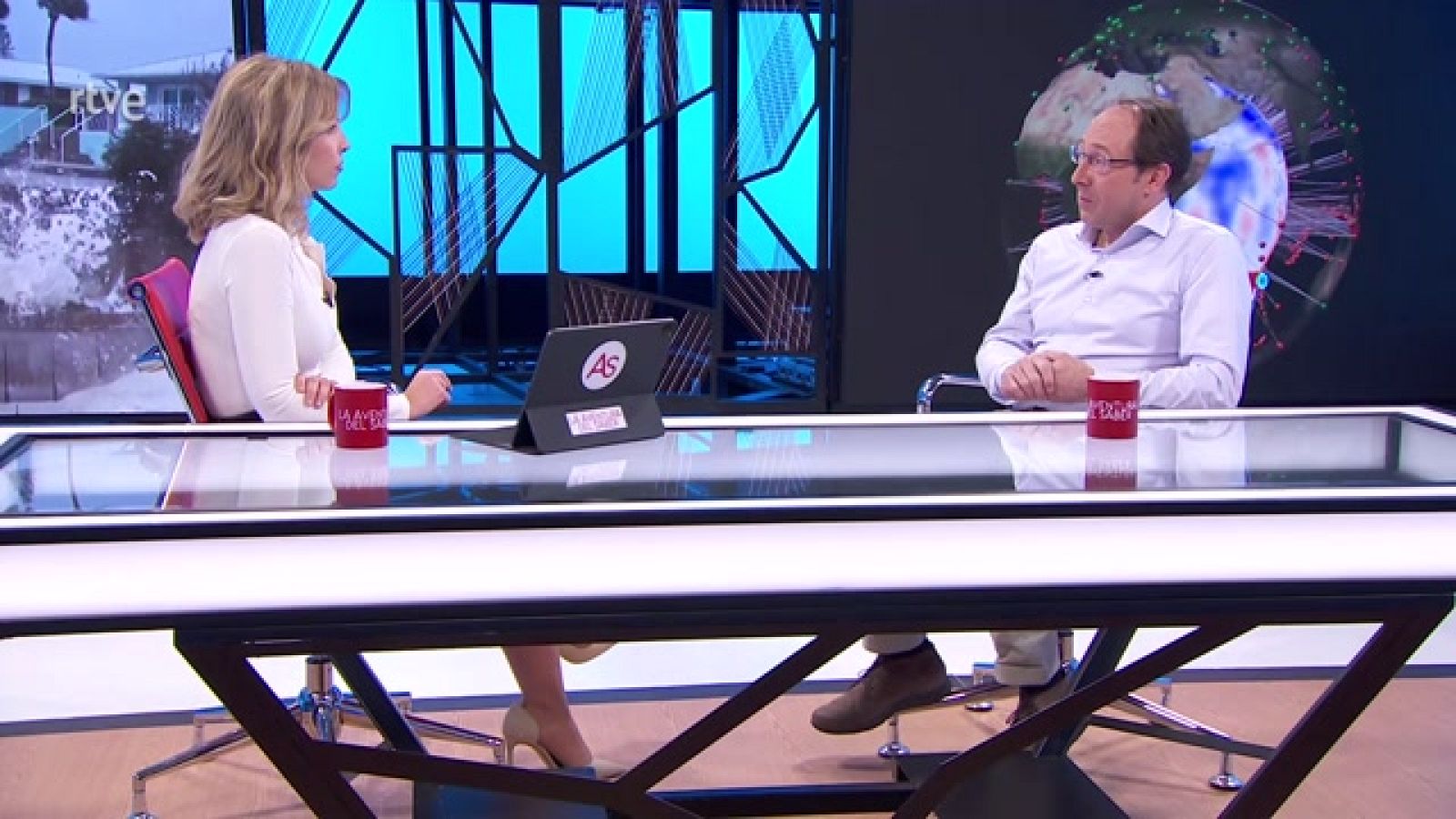 Mara Peterssen entrevista a Maurizio Mattesini, catedrático de Física de la Tierra UCM, para explicar qué está pasando con el núcleo de la Tierra.