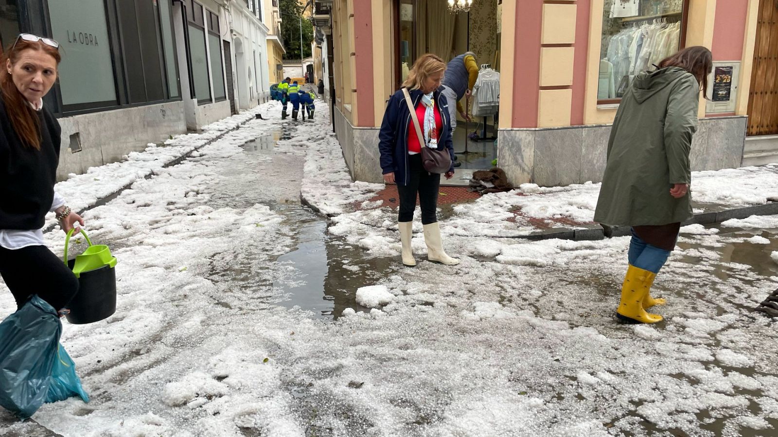 Un fuerte granizo deja numerosos daños y zonas inundadas en Sanlúcar (Cádiz)