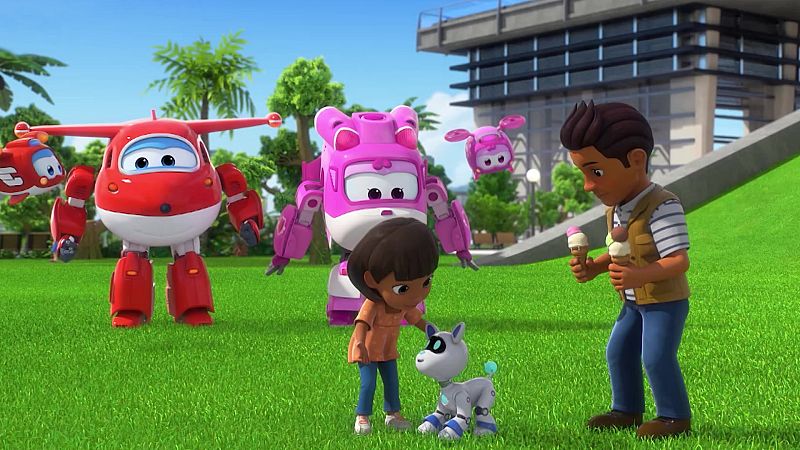 Happy, the super pup