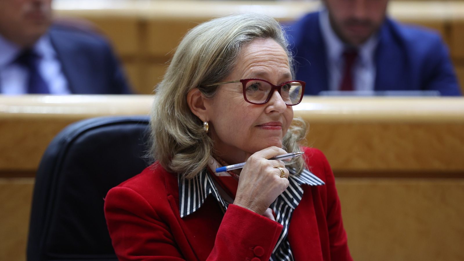 La vicepresidenta primera del Gobierno y ministra de Economía, Nadia Calviño, ha asegurado que ella ya ha notado la bajada del IVA de alimentos al ir a comprar, lo que ha despertado críticas por parte de la oposición.