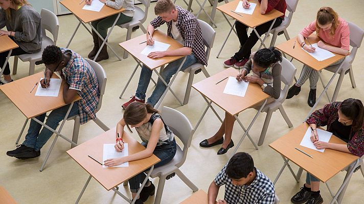 Telediario 1 - Cambios en el examen de selectividad: cuatro exámenes y más duración