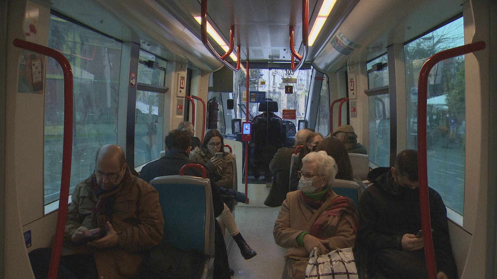 Sin mascarillas en el transporte público - Ver ahora