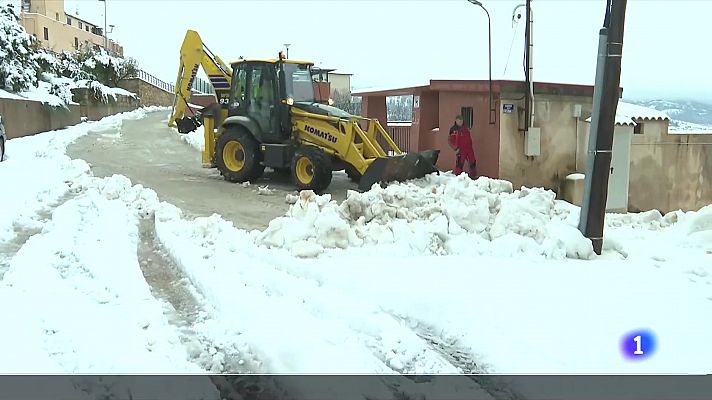 L'Informatiu - Les nevades afecten bona part de les Terres de l'Ebre, Osona i el Ripollès