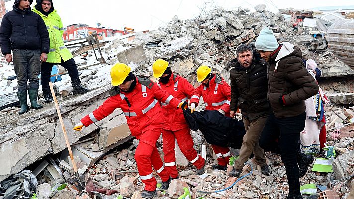 Terremoto: horas críticas para encontrar vida