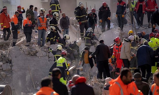 "Estamos ya agotando las posibilidades de que algún superviviente esté con vida"