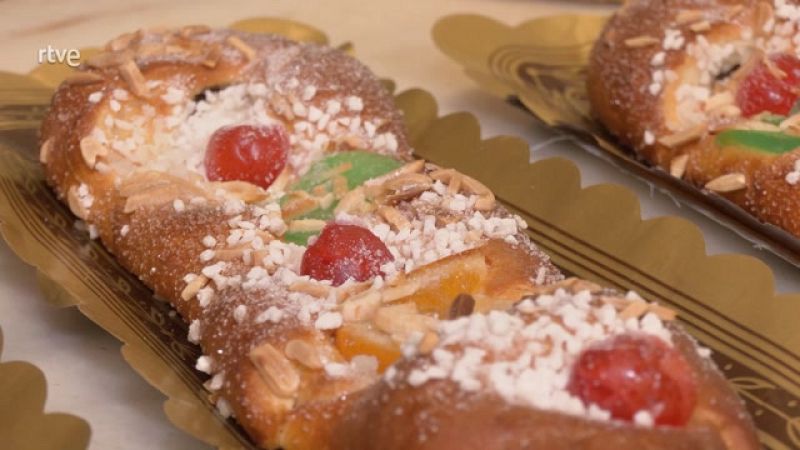 Cocinando coca de San Juan con Ona Carbonell Cocinando coca de San Juan con Ona Carbonell