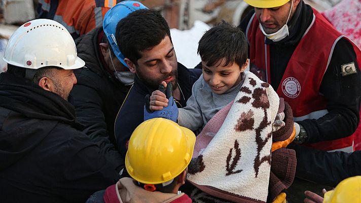 La hora de La 1 - Turquía y Siria siguen buscando vida bajo las ruinas