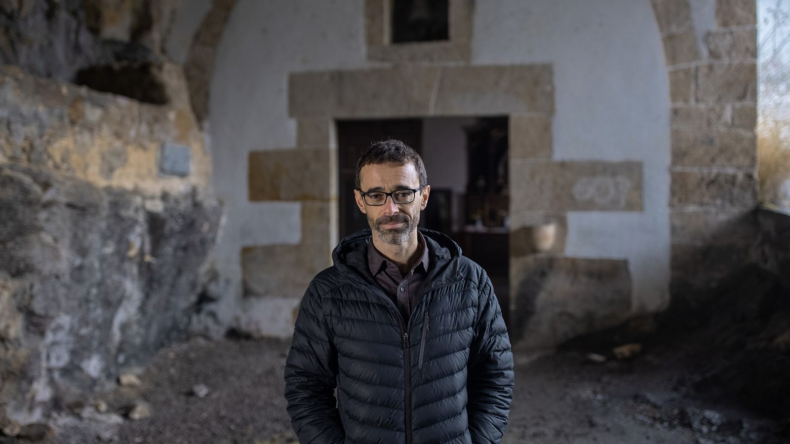 Un asesino en serie que ataca en los rincones más escondidos de la naturaleza. La nueva novela policíaca de Ibon Martín nos trae de nuevo a la inspectora Ane Cestero.