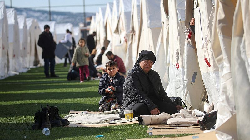 Sacos de dormir y calentadores: materiales prioritarios para ayudar a Turquía y Siria