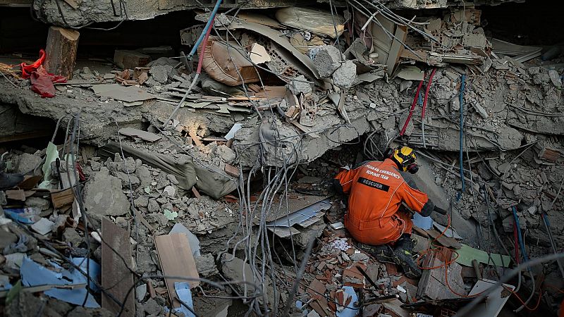 Se desvanecen las esperanzas de encontrar supervivientes tras los terremotos